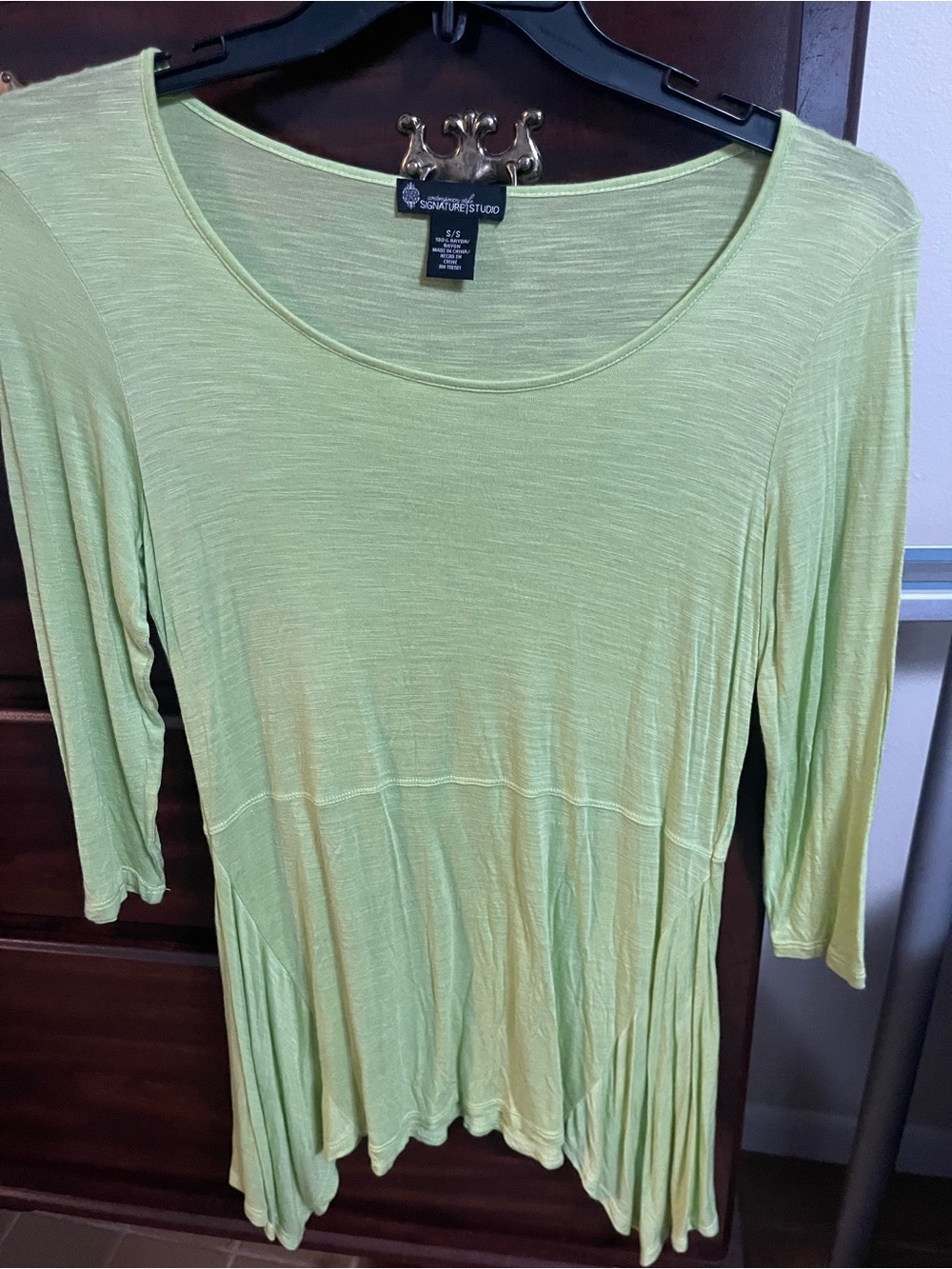 Signature Studio Light Green Scoop Neck Tunic